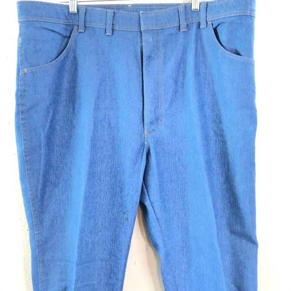 Wrangler Light Wash Jeans w/ spot on knee w/ hook closure Men's 44 x 30 - Picture 10 of 12